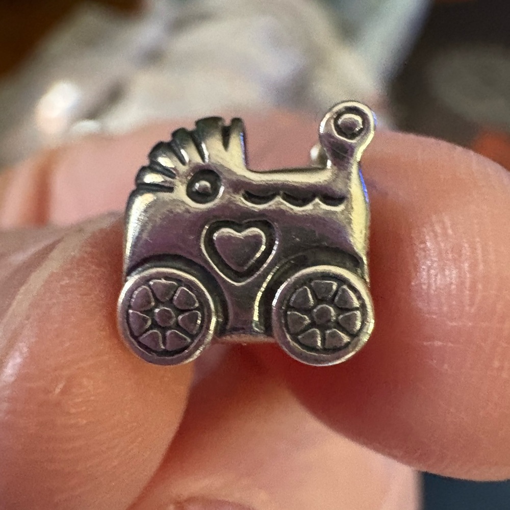 Pandora baby carriage
